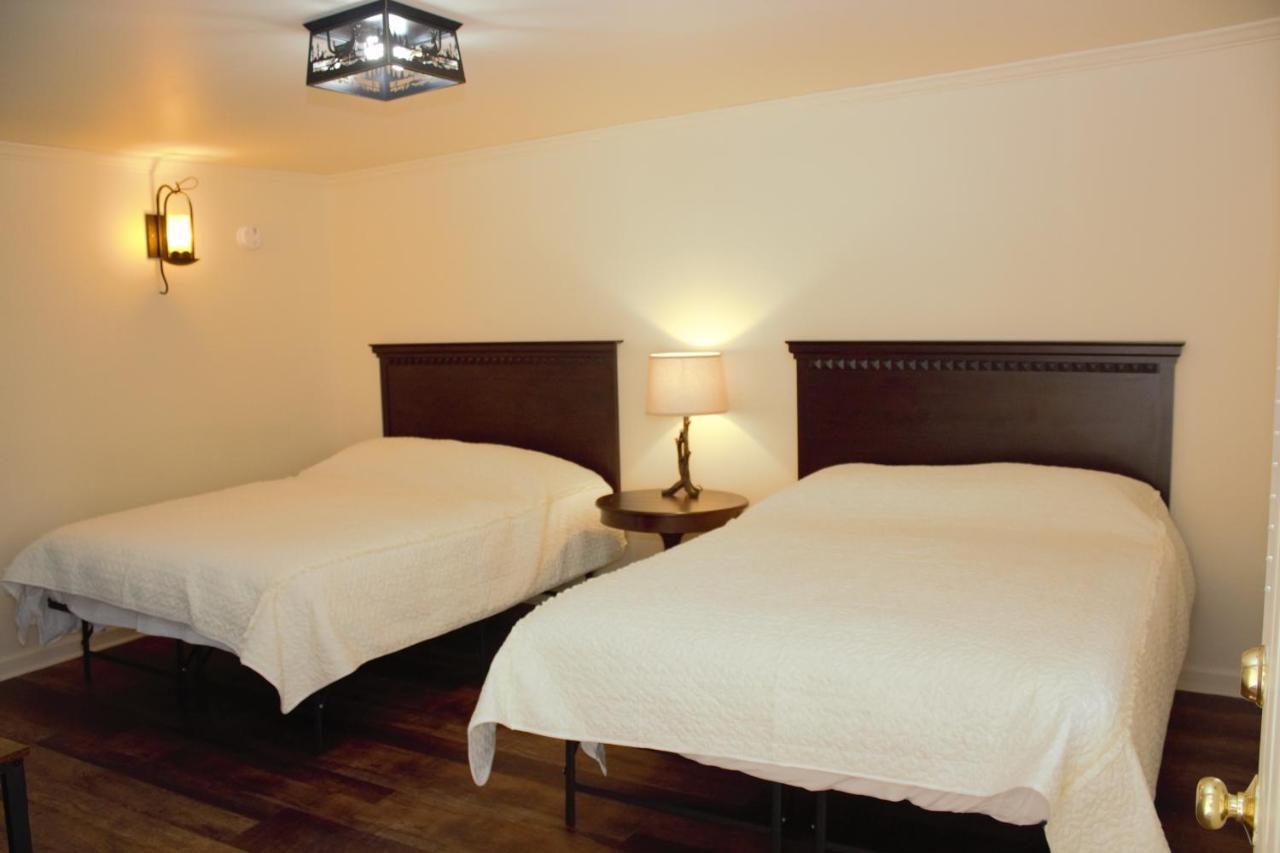 Stanford House Motel Manchester Center Bagian luar foto